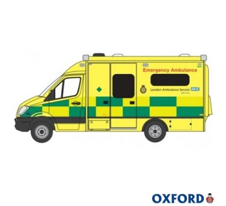 1/148 OXFORD MERCEDES AMBULANCE LONDON