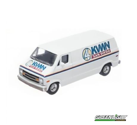 1/64 GREENLIGHT CHANNEL 4 KVWN SAN DIEGO DODGE VAN PACK