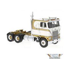 1/43 NEO Reo towing vehicle 1974