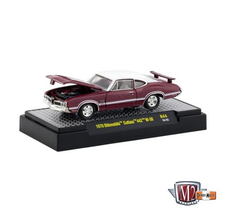 1/64 1970 Oldsmobile Cutlass 442 (M2)