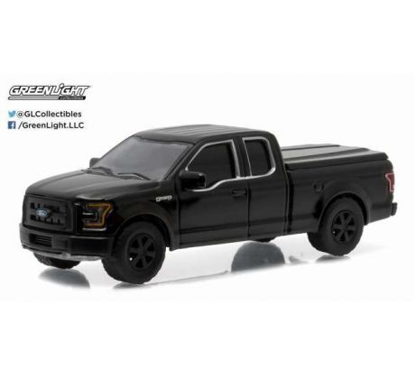 1/64 2015 Ford F-150 XL, Black Bandit Series 14 (GREENLIGHT)