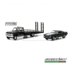 1/64 1970 Chevrolet C-30 Ramp Truck with 1971 Chevrolet Camaro Z/28, black (GREENLIGHT)