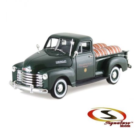 1/43 1950 Chevrolet pick-up with barrels in the back, green/black