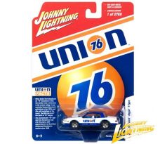 1/64 1986 Buick Regal T-Type (Gloss White & Blue/Union 76 Graphics)