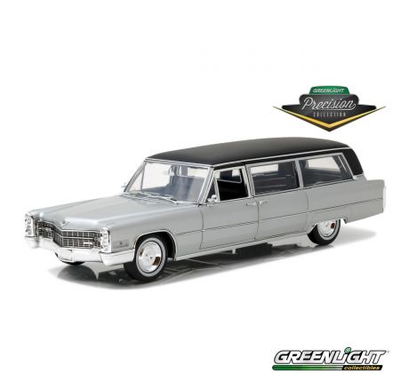 1/18 1966 Cadillac S&S Limo, silver/black